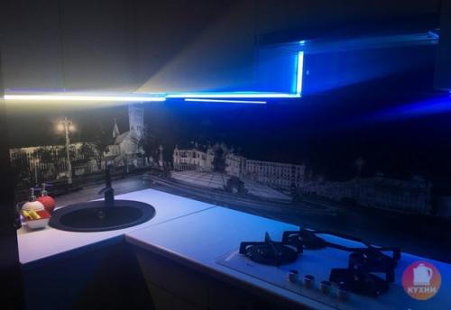 Вот такую кухню хозяева распланировали и реализовали сами! 08