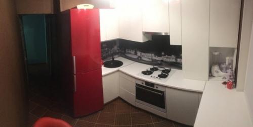 Вот такую кухню хозяева распланировали и реализовали сами!