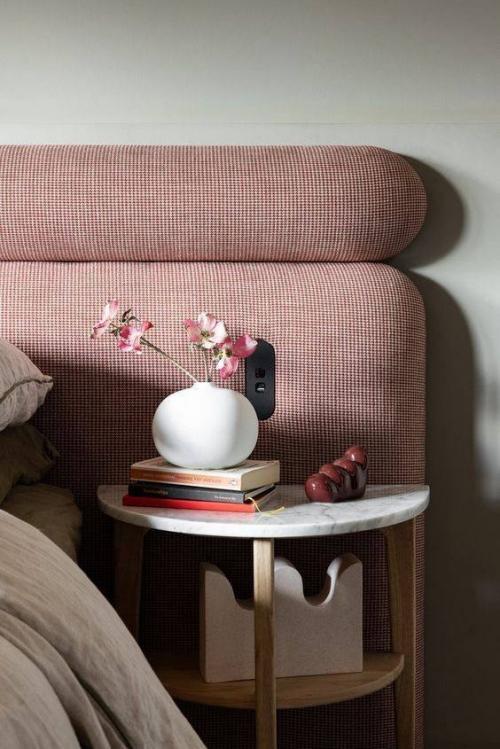 Нежно-розовое вдохновение.  Интерьер в мягкой, романтичной палитре создаёт ощущение лёгкости и уюта. 03