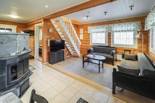 Вот такой финский домик с уютным интерьером. 01