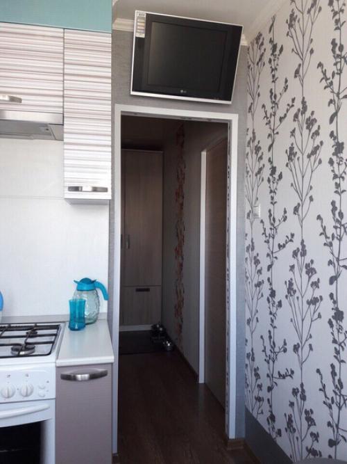 Хорошая кухонька.  На 5 кв. 02