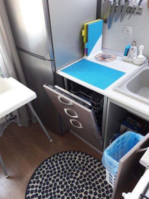 Хорошая кухонька.  На 5 кв. 04