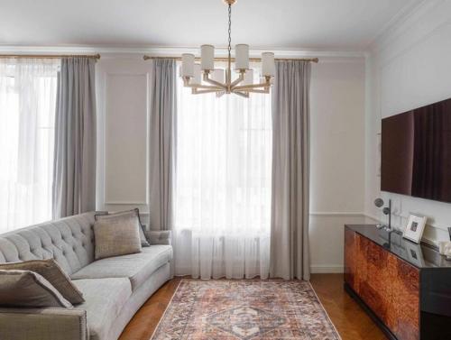 Красивый интерьер в стиле неоклассика безумно. 05