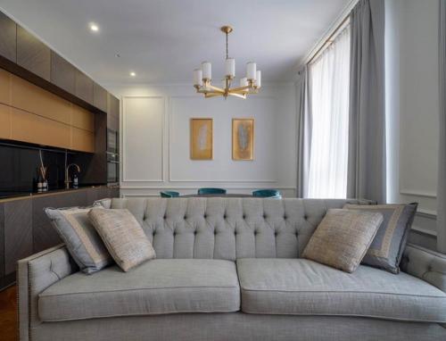 Красивый интерьер в стиле неоклассика безумно. 03