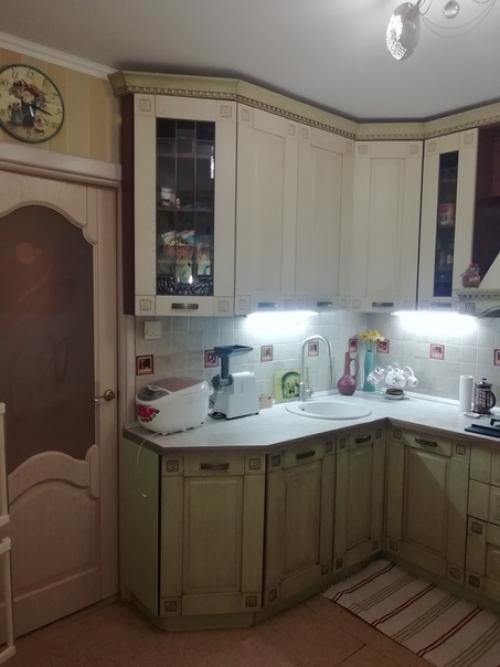 Очень хотели сделать необычную и красивую кухню!