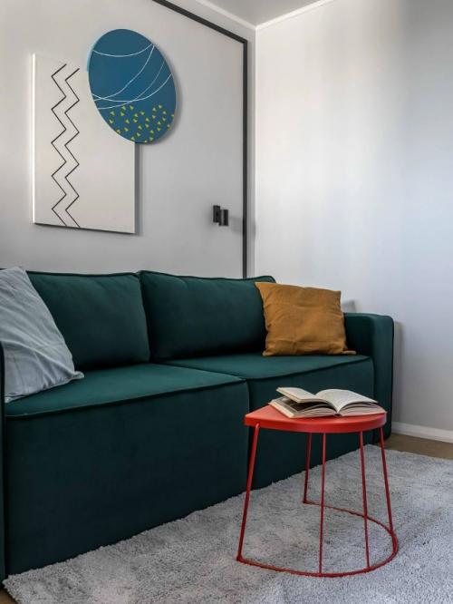 Стильная однокомнатная квартира с яркими акцентами. 04