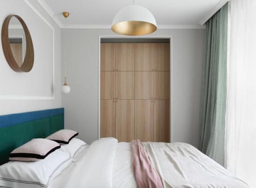 Небольшая квартира с весьма неординарным оформлением. 07