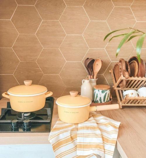 Интерьер квартиры. В которой всегда тепло и уютно, а все благодаря цвету стен и декора. 02