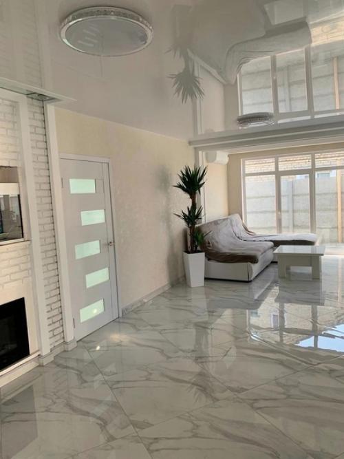 Частный дом оформили сами без помощи дизайнера. 01