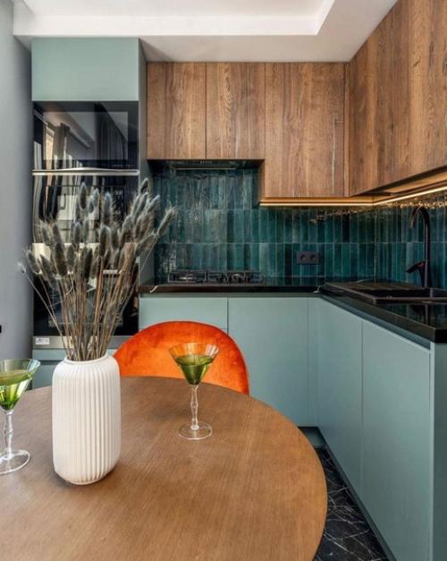 В маленькой квартире. 08