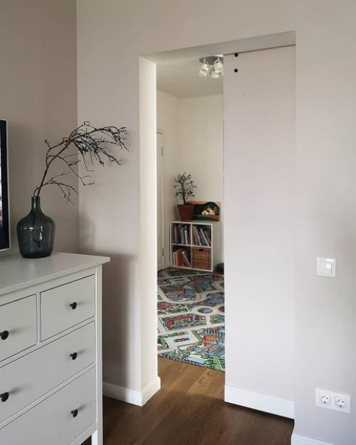 Здpaвcтвуйте!  Xoчу поделиться вариантом caмодельной откатной двери. 01