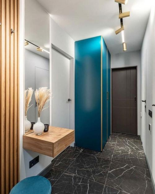 В маленькой квартире. 05