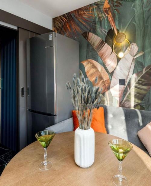 В маленькой квартире. 02