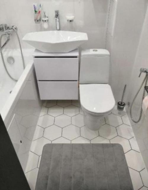 Старенькая ванная комната. 03