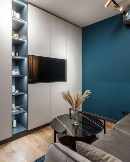 В маленькой квартире. 09