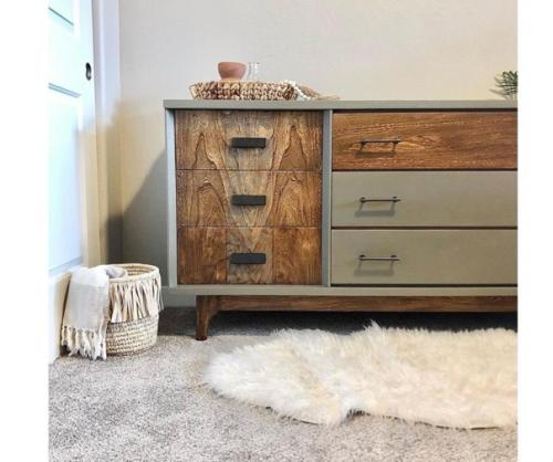 Вот такой комодик до был. 02