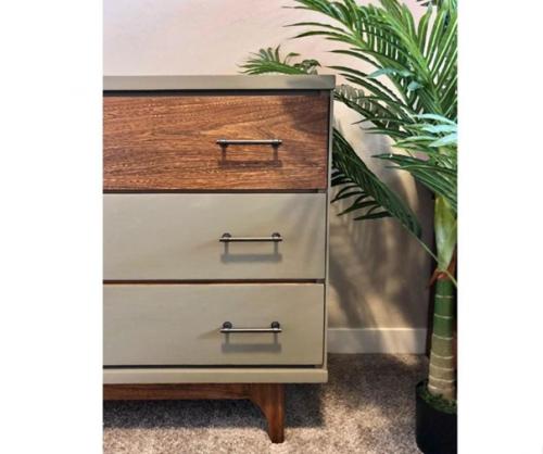 Вот такой комодик до был. 03