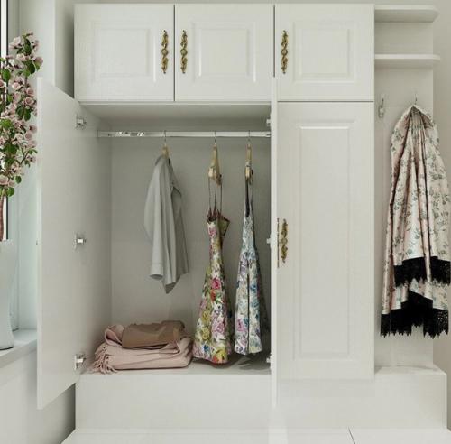 Светлый интерьер. И несколько желтых акцентов, со временем их можно изменить на любой другой. 02