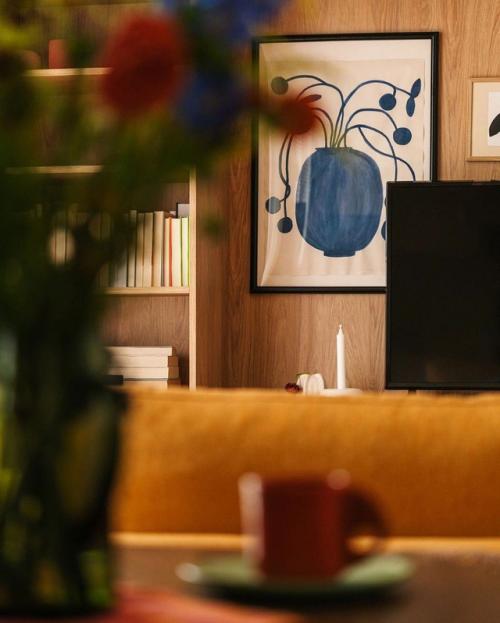 Яркая квартира в Варшаве с солнечным настроением. 06