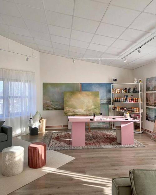 Яркий интерьер с розовыми акцентами. 03