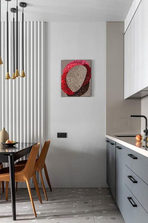 Светлый интерьер для семьи с двумя детьми. 02