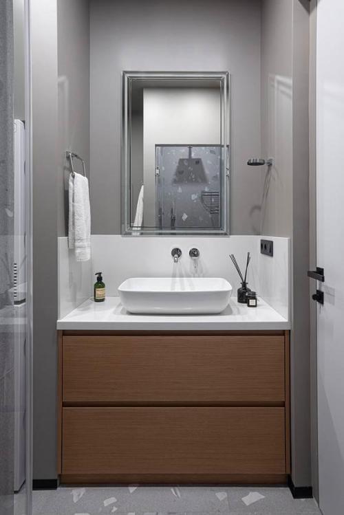 Светлый интерьер для семьи с двумя детьми. 08