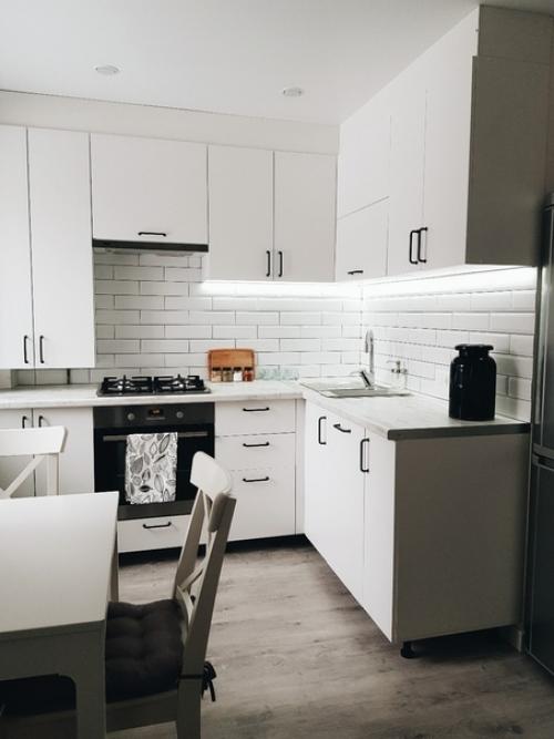 Как вы считаете, без ярких акцентов лучше или хуже? 04