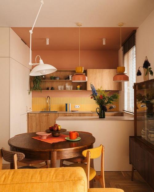 Яркая квартира в Варшаве с солнечным настроением. 04