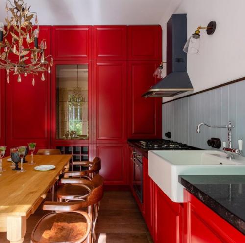 Очень красивый и необычный интерьер в густавском стиле. 06