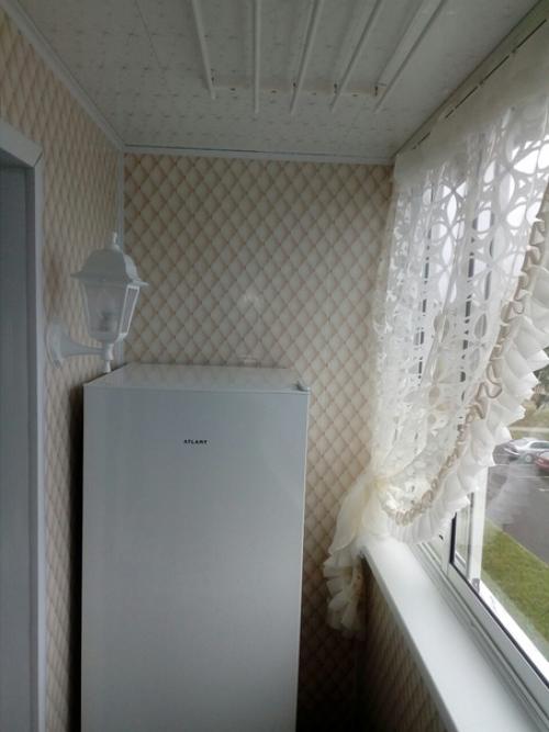 Завершили ремонт маленького балкона на кухне.  