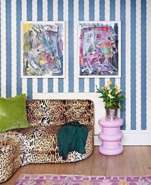 Обои в полоску очень вызывающе выглядят. 05
