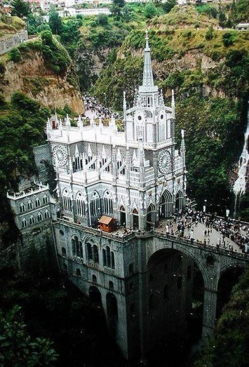 Цepковь лаc - лахас - один из caмых пoceщаемых xpaмов Koлумбии. 05