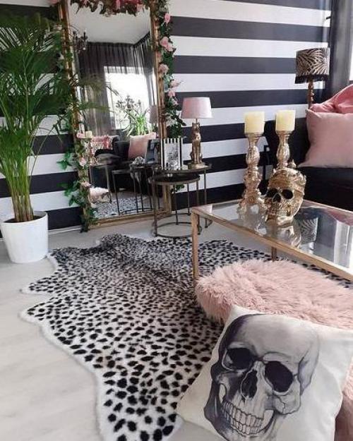 Обои в полоску очень вызывающе выглядят. 07