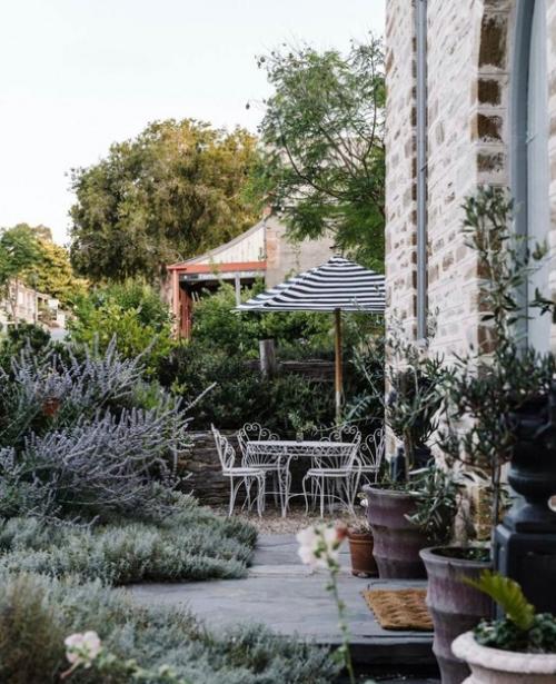 Старую заброшенную церковь. 02