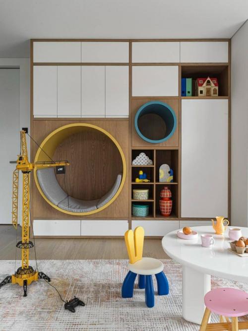 Столько детских, сколько характеров. 01