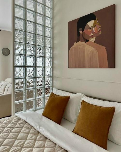 Интерьер получился спокойным, выверенным и очень Жилым. 05