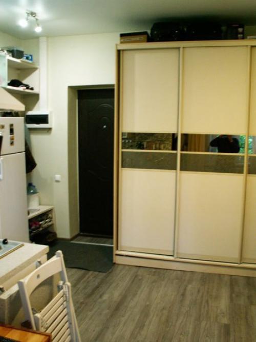 Мы хотим показать комнату в команалке нашей семьи из 3 человек. 03