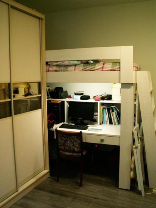 Мы хотим показать комнату в команалке нашей семьи из 3 человек. 06