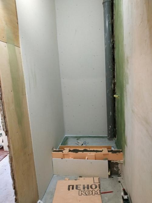 Ремонтировали санузел в очень старом доме! 04