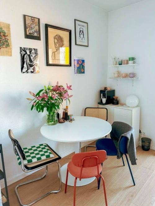 Разные стулья - один из самых эффектных приёмов. 07