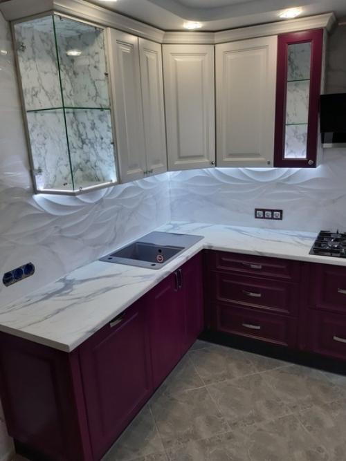 Очень хотела кухню не такую, как у всех с необычным цветом!