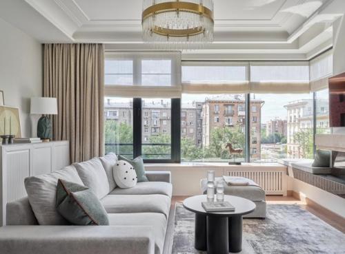 Дизайнер отлично поработал над квартирой с очень сложной планировкой. 03