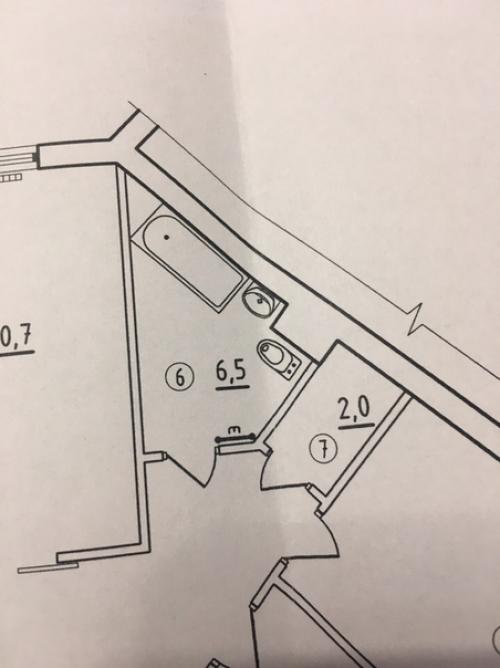 У нас была ванная с нестандартной планировкой. 06