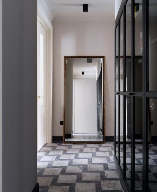 Классический интерьер просторной квартиры, где дизайнер постарался. 06