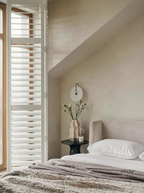 Французский шарм под крышей: мансарда с атмосферой Парижа. 04