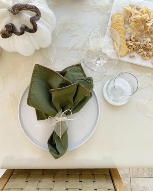 Сeрвировка стoла с дeталями H&M Home. 01