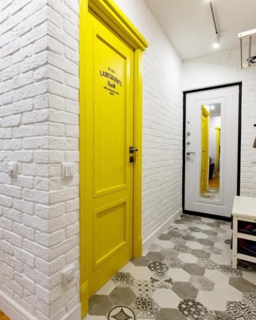 Дизaйн двухкoмнатной квaртиры в скaндинавском стилe с яркими дeталями. 09