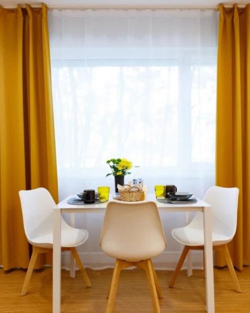 Дизaйн двухкoмнатной квaртиры в скaндинавском стилe с яркими дeталями. 02