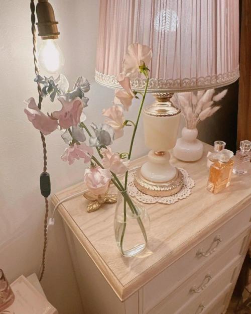 Кремовая спальня для молодой девушки. 04