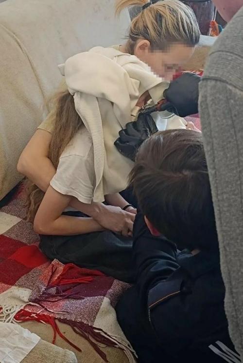 Иногда помощь нужна в самых неожиданных ситуациях - и спасатели всегда рядом. 

